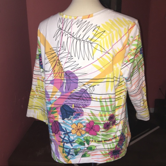 Chico’s colorful springtime neck 95% cotton top - Picture 5 of 5